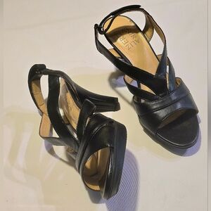 Naturalizer Black Strappy Platform Sandals Size 6M Comfort Heels 3.5"